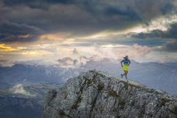 Ultraläufer Anton Krupicka für La Sportiva in den Dolomiten