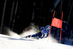 Lindsey Vonn (USA) performs during the FIS Alpine Skiing World Cup in Beaver Creek, Colorado, USA on December 14, 2024.