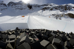 The superpipe featured the worlds first-ever on-mountain foam pit //