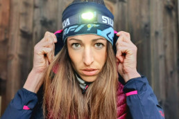 Ultraläuferin Rosanna Buchauer mit Stirnleuchte im Porträt