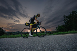 Ultra Radfahrer und Keynote Speaker Christoph Strasser im Sonnenaufgang