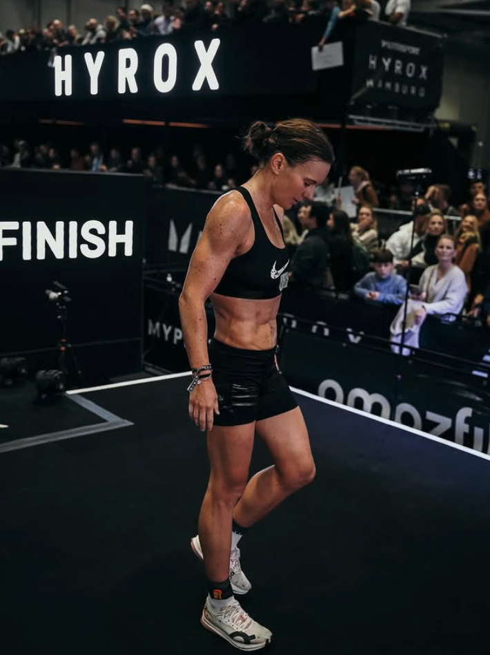 Triathletin und HYROX-Elite Tanja Stroschneider im HYROX-Wettkampf